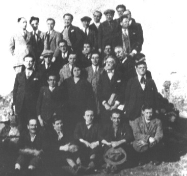 ustica 1927 gramsci con alcuni confinati politici foto 7